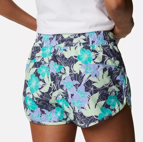Columbia Bogata Bay Stretch Floral Printed Shorts NWT size XL - Picture 2 of 15
